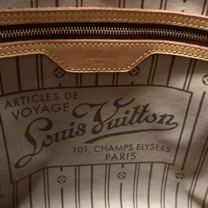 Louis Vuitton Bags - Louis Buitton Tote Louis Vuitton Bags - Louis Buitton Tote